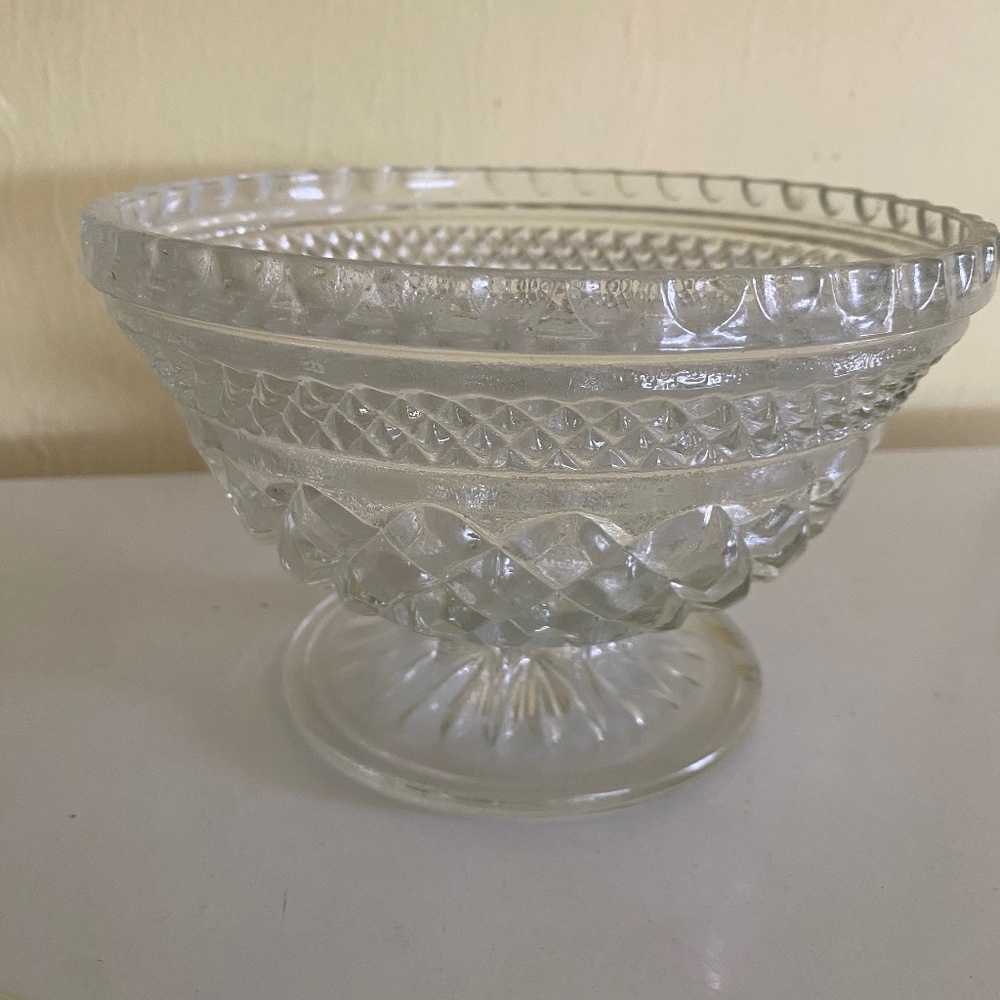 Wexford Small Pedestal Fruit Bowl/Candy Dish